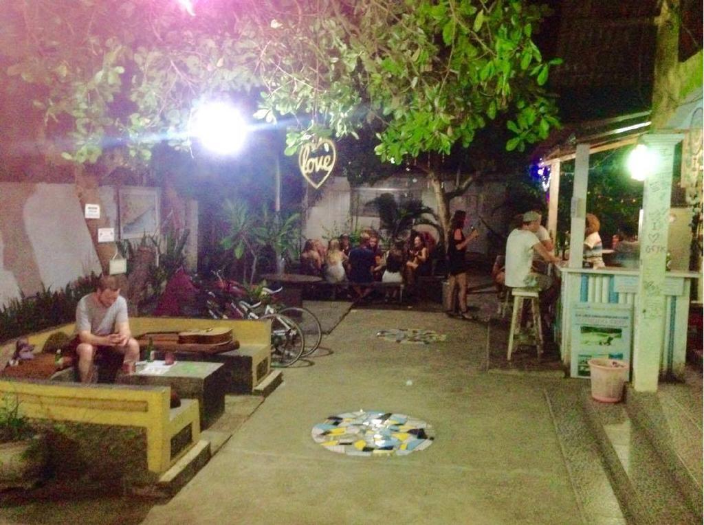 Good For Ya Knee Hostel & Bungalows (Adults Only) Gili Trawangan Zewnętrze zdjęcie